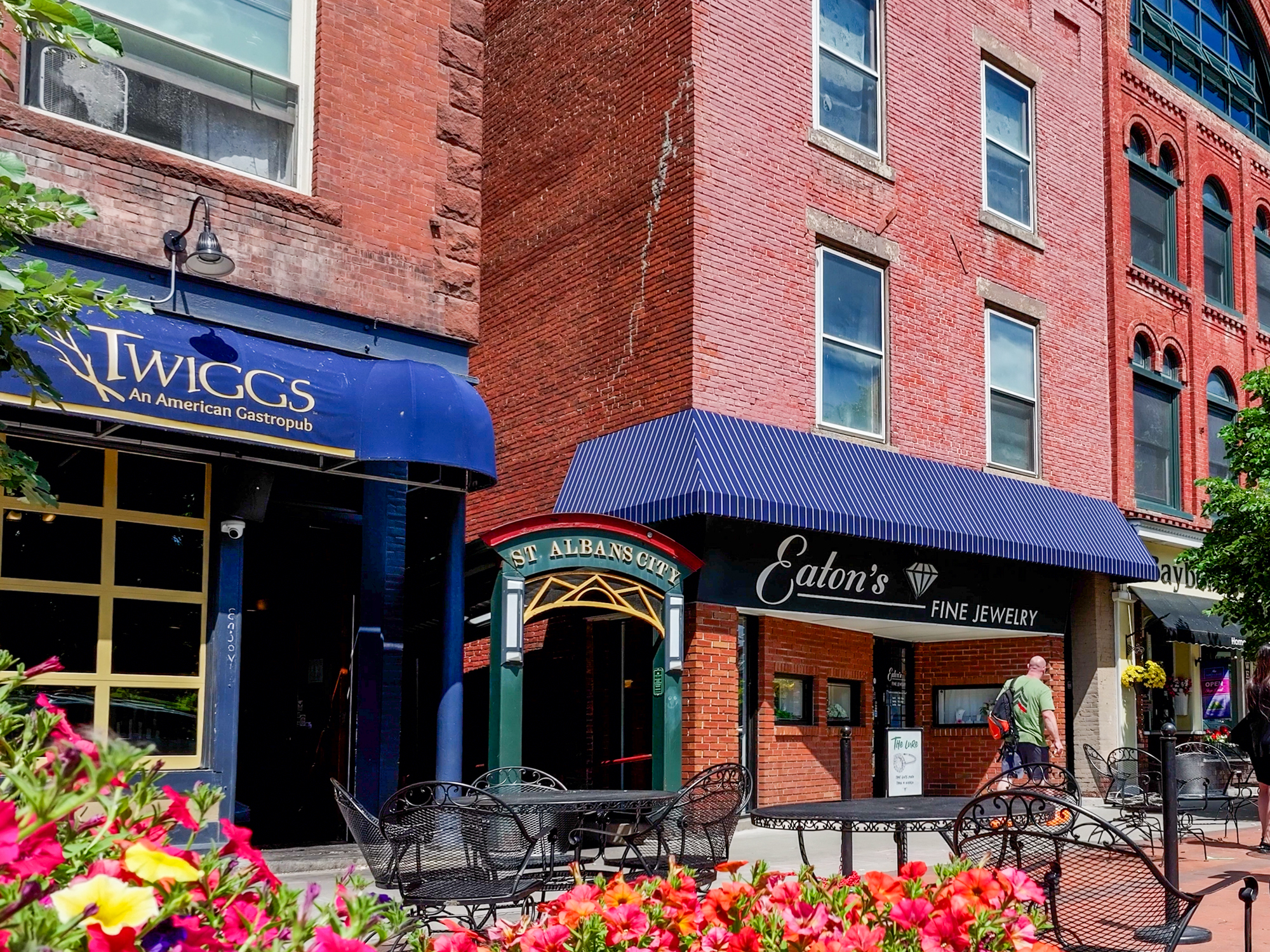 St A #1.00_10_06_04.Still007